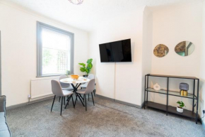 Stylish 3 Bedroom House - Central Location